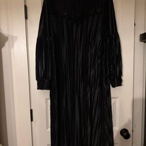 Trade for classy! Elegant Black Pleated velvet  Dress